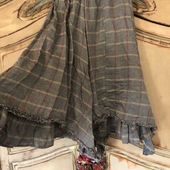 Plaid Fall Midi Skirt Frayed Size Small
Fall skirt - Picture 6 of 13